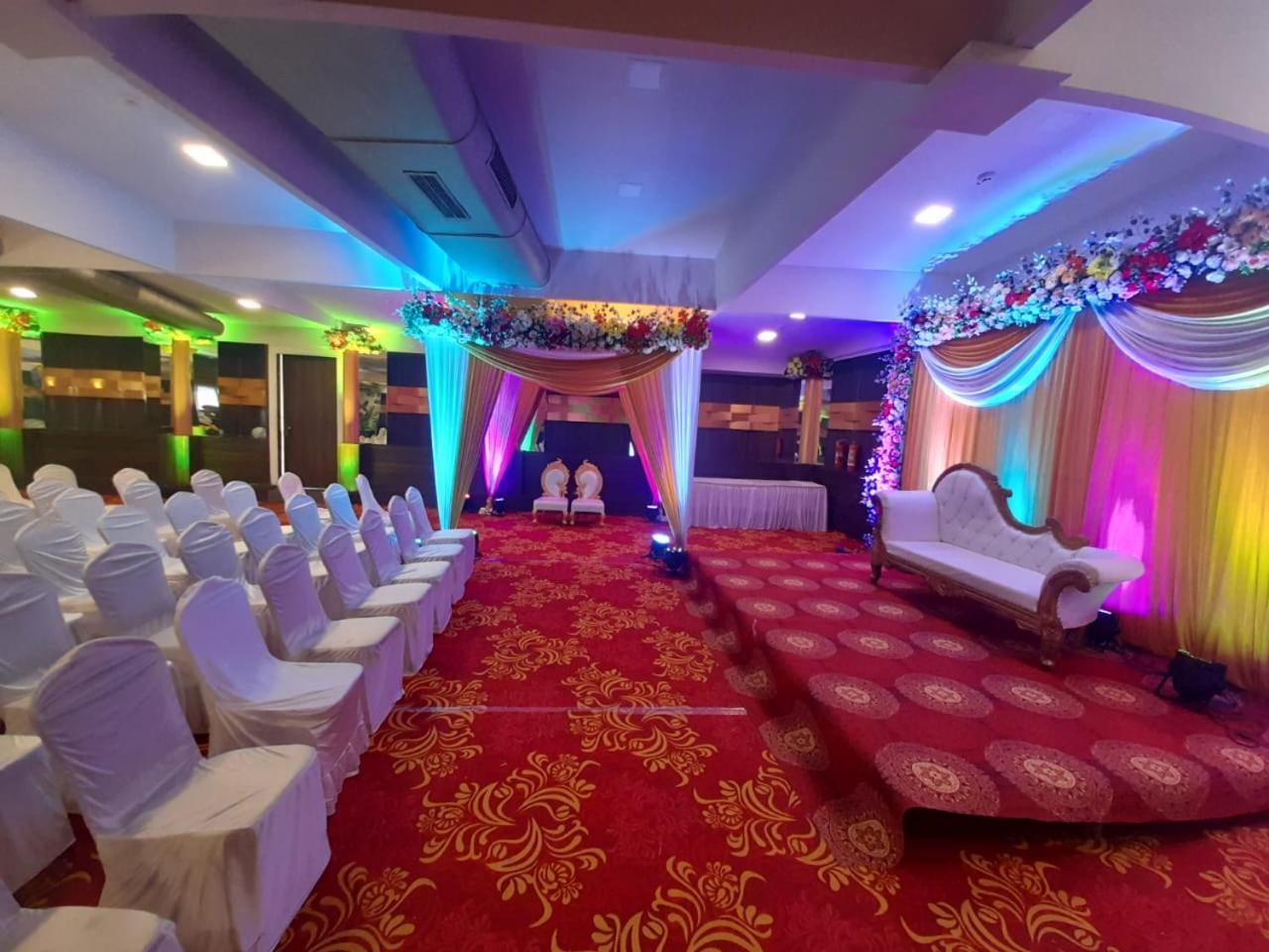 Hotel Mumbai House Juhu, Santacruz West, Mumbai Dış mekan fotoğraf
