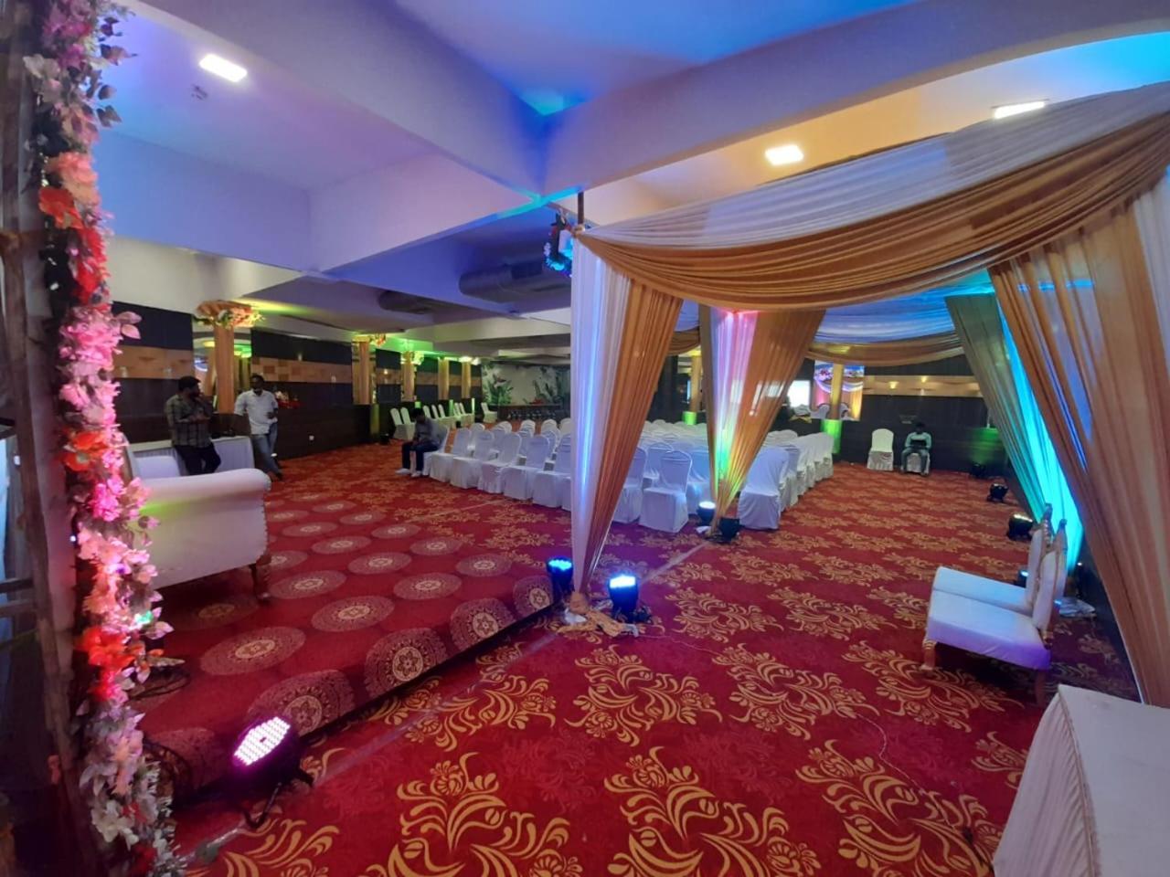 Hotel Mumbai House Juhu, Santacruz West, Mumbai Dış mekan fotoğraf